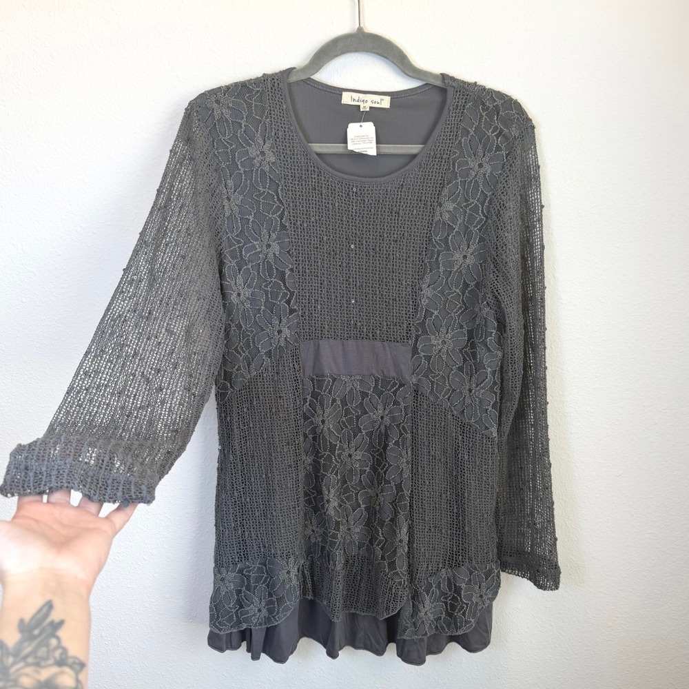 Indigo Soul Gray Lace Tunic Blouse Womens Medium Sheer Sleeve Boho Peasant